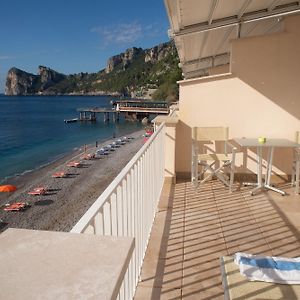 Hotel Taverna Del Capitano à Marina del Cantone Exterior photo