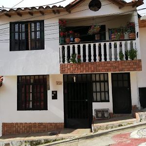 Hotel Hostal En La 17 à Socorro Exterior photo