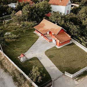 Villa Vikendica Castanea Banja Zdrelo à Petrovac na Mlavi Exterior photo