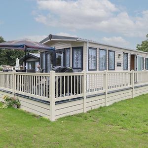 Stanley'S Lodge, Foxburrow Hang Great Yarmouth Exterior photo