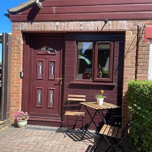 Hotel The Cotswold Nook à Dursley Exterior photo