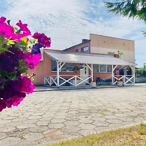 Hotel Zajazd Jonatan à Czernin Exterior photo