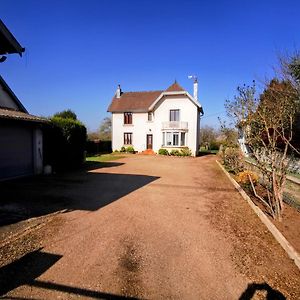 Bed and Breakfast Chambre Avec Pension Ou Demi Pension à Gray-la-Ville Exterior photo