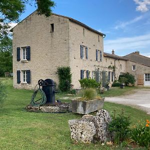 Bed and Breakfast Chambre D'Hotes De La Source à Mellé Exterior photo