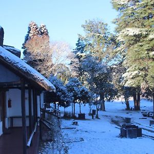 Hotel Drakensberg White Mountain Backpackers à Estcourt Exterior photo