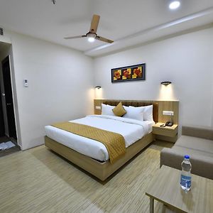 Hotel Urban Delight à Vijayawāda Exterior photo