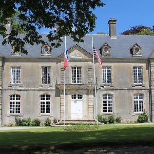 Bed and Breakfast Chateau De Grandval - Sainte Mere Eglise à Neuville-au-Plain Exterior photo