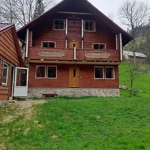 Hotel Kreinya Hata à Synevyrsʼka Polyana Exterior photo