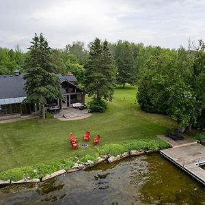 Villa Dream Lakehouse Getaway In The Kawarthas à Kawartha Lakes Exterior photo