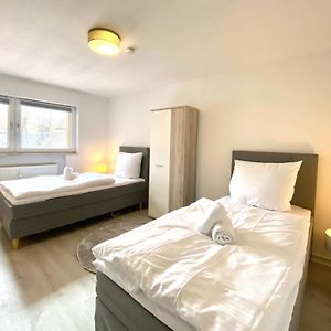Exklusive Monteur-Unterkunfte Apartments, Balkon, Grill, Smart-Tv, Netflix, Kuche Aschersleben Exterior photo