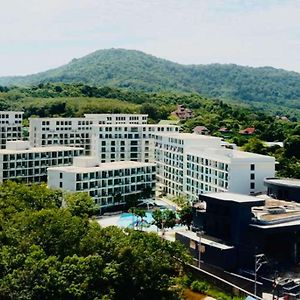 Hotel Wyndham La Vita Phuket Exterior photo