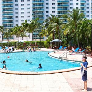 Ocean Reserve Oceanview Sunny Isles Luxury Condos Sunny Isles Beach Exterior photo