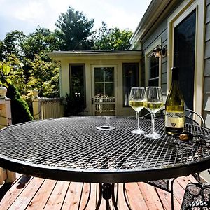 Villa Hot Tub - Fire Pit - Fast Wi-Fi - Pet Friendly - Wine Country Escape à Boyce Exterior photo