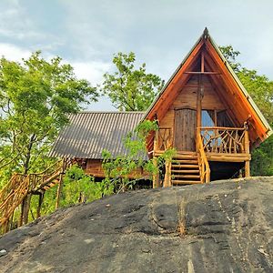 Hotel Wooden Cabana Sigirîya Exterior photo