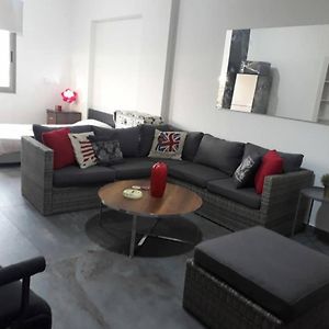 Appartement Studio In Dbayeh In A Prime Location, Wifi, 38Sqm Exterior photo