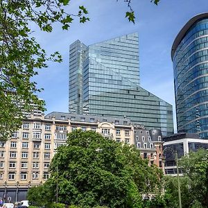 Hotel Doubletree By Hilton Brussels City Exterior photo