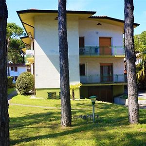 Lovely Apartment With Garden And Terrace By Beahost Rentals Lignano Sabbiadoro Exterior photo