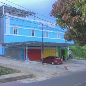 Oyo 93169 Bnb Homestay Parepare Exterior photo