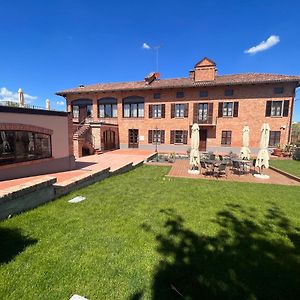 Bed and Breakfast Cascina La Badia à Montegrosso dʼAsti Exterior photo