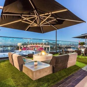 Cozy 2 Bedrooms ! Rooftop Pool And Firework Views Anaheim Exterior photo