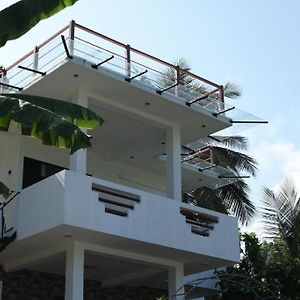 Hôtel Divya Sea View à Dodampahala East Exterior photo