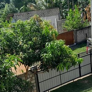 Appartement House With Ac And Swimming Pool à Ambalangoda  Exterior photo