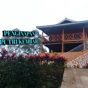Villa Penginapan Putri Kembar à Malino Exterior photo