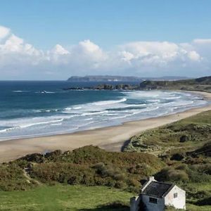 Villa Mcconaghys Glenside Farmhouse Whitepark Bay à Ballintoy Exterior photo