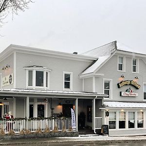 Hotel Auberge Des Cantons à Magog Exterior photo