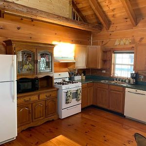 Villa Cozy Creekside Cabin In The Heart Of Hocking Hills à Laurelville Exterior photo