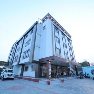 Hotel Chandra Residency à Dharmapuri Exterior photo