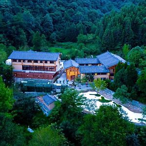 Hotel Wudang Mountain Manju Manor à Wudangshan Exterior photo