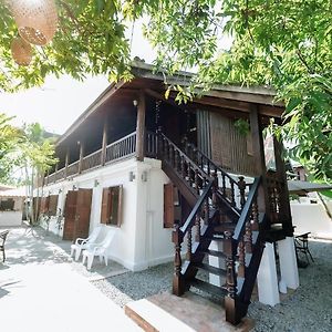 Hotel Maison Barn Laos à Luang Prabang Exterior photo