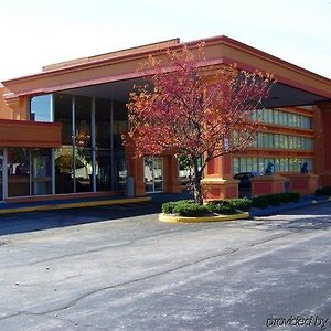 A Victory Inn & Suites - Muskegon Exterior photo