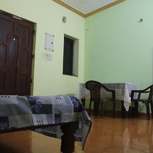Affordable And Cheapest Stay In North Goa - 1Bhk Colvale Exterior photo