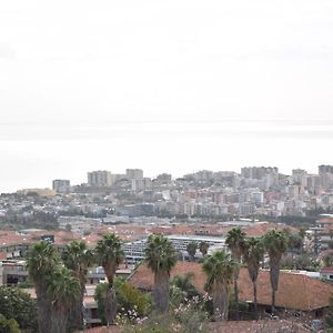 Appartement Attico Mansardato Cartania à Sant'Agata Li Battiati Exterior photo