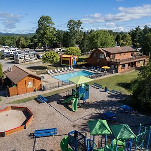 Hotel Jellystone Park Tm Petoskey Exterior photo