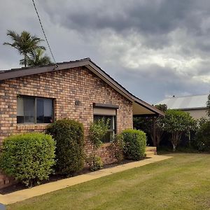 Bed and Breakfast Quiet Property By The River à Kempsey Exterior photo