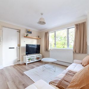 Appartement Lovely Studio Flat In Wimbledon W/ Free Parking à Londres Exterior photo