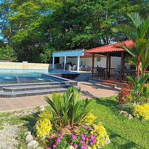 Hospedaje Familar Campestre "Villa Alondra" Villavicencio Exterior photo