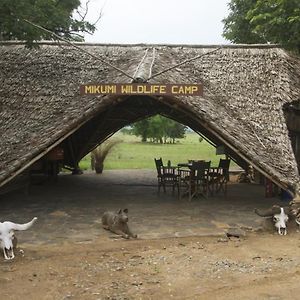 Hotel Mikumi Wilderness Camp à Kikoboga Exterior photo