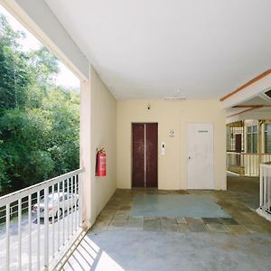 Ee'S Seaside House - Homestay 3 Min Walk To Beach Batu Ferringhi Exterior photo