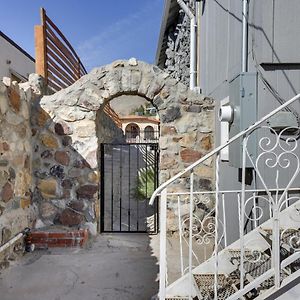 Appartement Couples Retreat With King Bed, Private Balcony And Bbq à El Paso Exterior photo