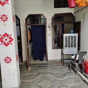 Appartement Divisha Pg House Sharing Beds Only For Boys à Bareilly Exterior photo