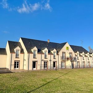 Logis Hôtel Sully le Château Saint-Pere-sur-Loire Exterior photo