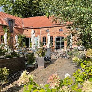 Hotel Gasthof Zum Gruenen Baum à Boitzenburg Exterior photo