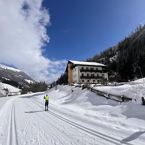 Hotel Garni Gruenmoos Sankt Jakob in Defereggen Exterior photo