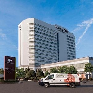 Doubletree By Hilton Fort Lee/George Washington Bridge Exterior photo