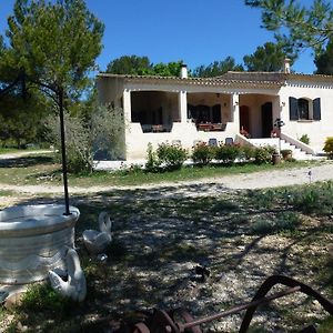 Bed and Breakfast Chambre d'hôtes La Pinede à Lambesc Exterior photo