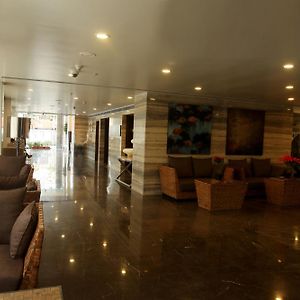 Hotel Paradigm Sarovar Portico à Kākināda Exterior photo